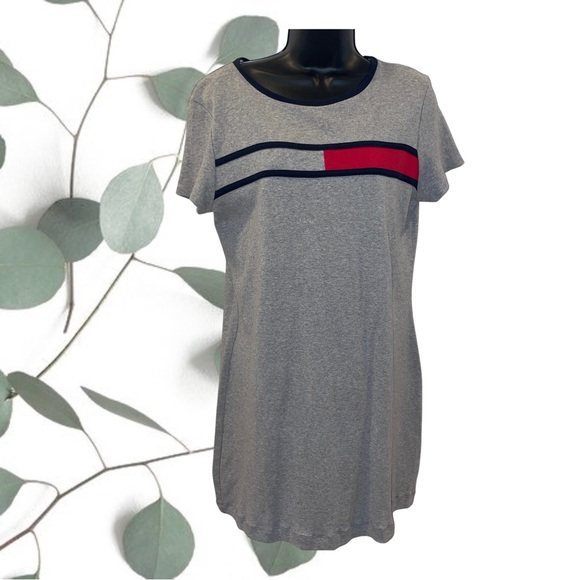Tommy Hilfiger Dresses & Skirts - Tommy Hilfiger t-shirt dress